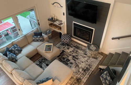Pigeon House | Waterfront retreat; open concept; remodeled; perfect for large families!