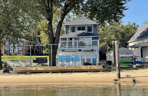 Magnolia House | Waterfront Retreat with Private Beach and Amazing View on Chesapeake Bay
