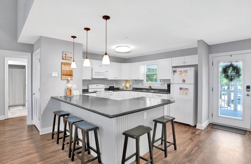 Orange Beach House | Waterfront Retreat on Wolf Bay | Private Dock | Pet Friendly