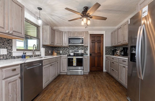 Wolf Creek House | Waterfront Retreat with Hot Tub
