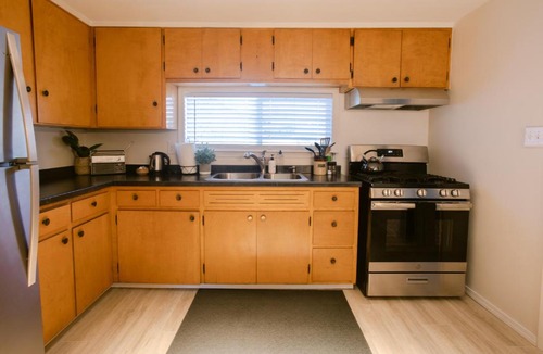 Gold Hill Hotel | Waterfront River Apartments