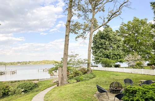 Severna Park House | Waterfront River Breezes with private pier, parking and billiards room