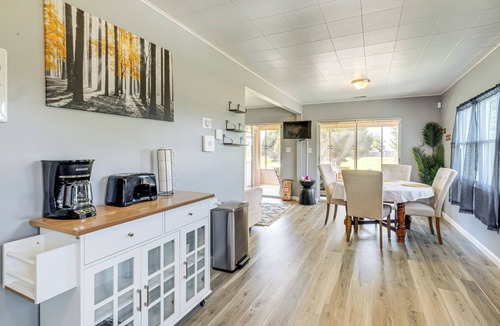 Rock Point House | Waterfront Rock Point Vacation Rental w/Sunroom!