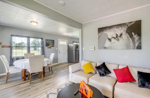 Rock Point House | Waterfront Rock Point Vacation Rental with Sunroom!