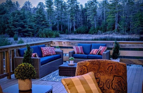 Sparrow Bush House | Waterfront, rustic resort like farmhouse with pool