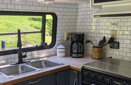 Blissfield RV Rental | Waterfront RV Escape in Amish Country
