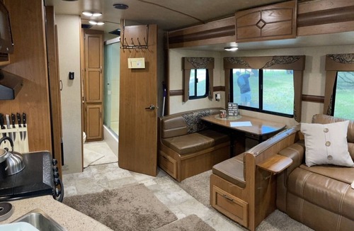 Glenwood House | Waterfront RV