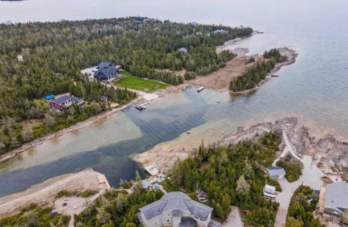 Stokes Bay House | Waterfront Sauna Kayaks Sunsets Dog Run