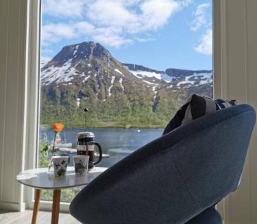 Torsken Apartment | Waterfront Senja