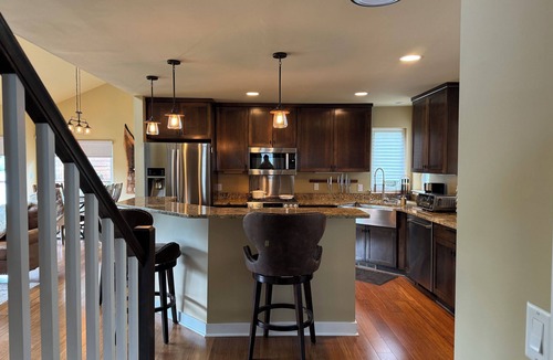 Whitmore Lake House | Waterfront Serenity Minutes from Ann Arbor & The Big House, Horseshoe Lake