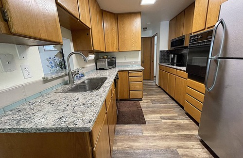 Bremerton Apartment | Waterfront Serenity Awaits: Cozy 2 Bedroom Home w/Stunning Views & Beach Access