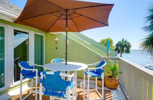 Corpus Christi House | Waterfront Shared Pool Games Winter Family Deals