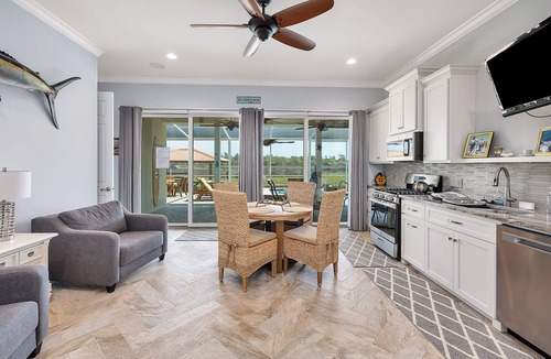 Epworth Acres House | Waterfront Splendor! 5 Bedroom on the river. 2 month minimum.