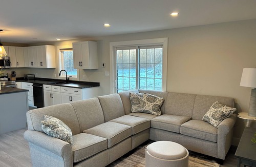 Naufrage House | Waterfront St. Peters Bay retreat, 5 Minutes to the spa! New and cozy!