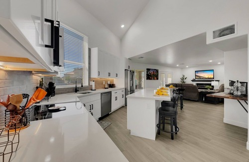 Harbor Island House | Waterfront, Stadiums Close! Pool Perfectamente Perfecto