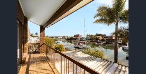 Newport House | Waterfront Stay at Newport Commercial Kitchen