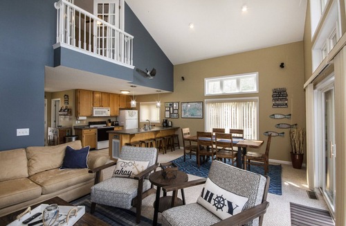 La Follette House | Waterfront Stay in Deerfield w/Private Dock & Pet Friendly