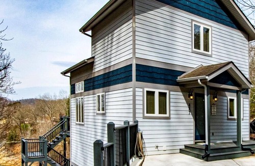 La Follette House | Waterfront Stay in Deerfield w/Private Dock & Pet Friendly