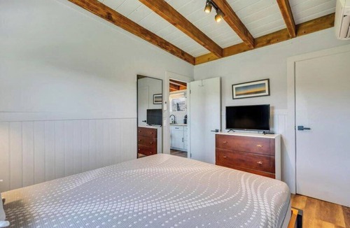 Hampton Bays Hotel | Waterfront suite and more in a Boutique Hotel, Heart of Hampton Bays,.