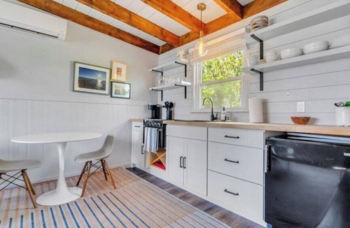 Hampton Bays Hotel | Waterfront suite and more in a Boutique Hotel, Heart of Hampton Bays,.