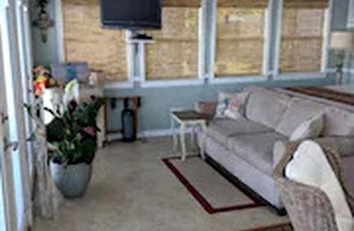Bacliff House | Waterfront Suite with Private Balcony and Panoramic Bay Views in Bacliff, Texas