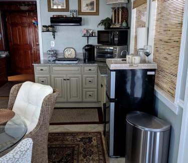 Bacliff House | Waterfront Suite with Private Balcony and Panoramic Bay Views in Bacliff, Texas