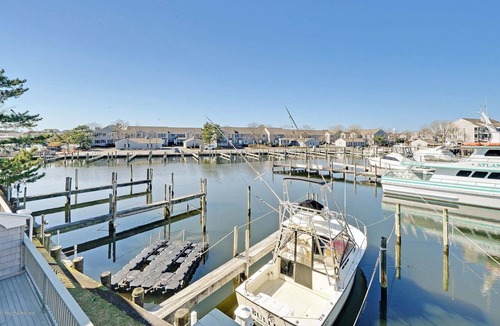 Avon House | WATERFRONT SUMMER AND WINTER RENTAL IN PRESTIGIOUS BAY POINT HARBOUR