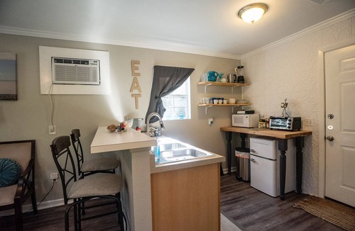 Gulfport Apartment | Waterfront Tiny House- The Hummingbird House