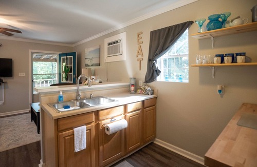 Gulfport Apartment | Waterfront Tiny House- The Hummingbird House