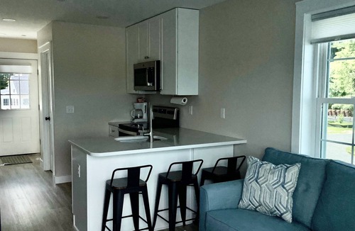 Ocean Pines House | Waterfront townhouse on the bay minutes from Ocean City and Assateague Island