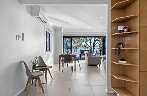 Wangi Wangi House | Waterfront Treetops Getaway