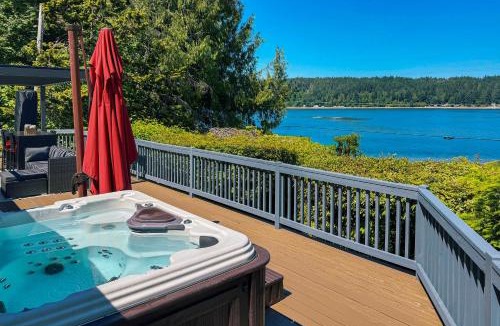 Union House | Waterfront Union Getaway w/Ocean & Mtn Views