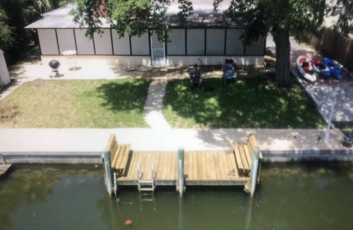 Weeki Wachee Gardens House | WATERFRONT DEAL! Boat Dock/Ramp Kayaks SUP Easy Gulf Fish Manatees, Dog friendly