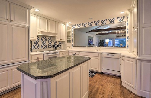 Prospect House | Waterfront Vacation Rental Near Louisville!