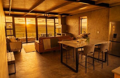 Dullstroom Villa | Waterfront View Trout Farm Dullstroom