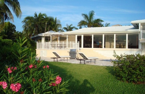 Key Biscayne Villa | Waterfront views from every room facing Miami