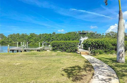 Bayshore Gardens House | Waterfront Villa 3BD 3BA Townhome Side B Bring Your Boat