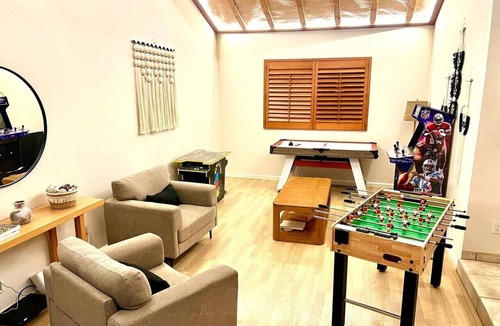 Pembroke Pines Villa | Waterfront Villa | Beach, Game Room, Cinema & Spa