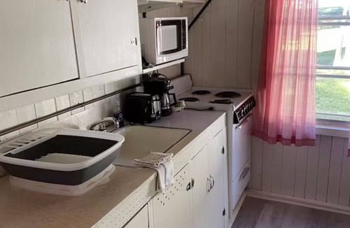 Elk Rapids Cabin | Waterfront w/Beach on Elk Lake - Cabin 2