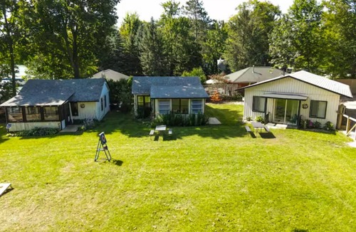 Elk Rapids Cabin | Waterfront w/Beach on Elk Lake - Cabin 5