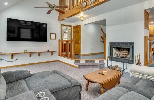 Pine River Pond House | Waterfront Wakefield Retreat w/Floating Dock