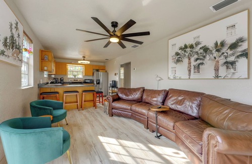 Weeki Wachee Gardens House | Waterfront Weeki Wachee Home w/Dock & Game Room!