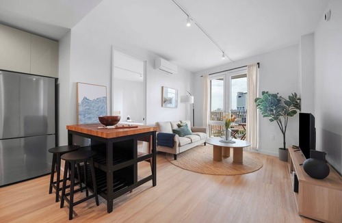 Greenpoint Apartment | Waterfront Williamsburg 2 bd
