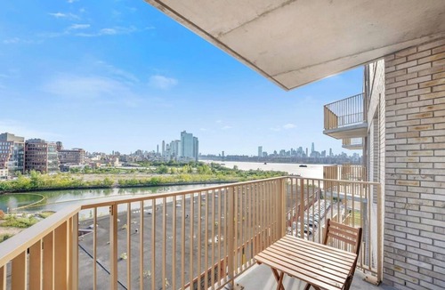 Greenpoint Apartment | Waterfront Williamsburg 2 bd
