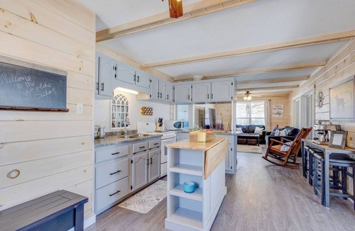 Alberton House | Waterfront with access, 3BR, Dock, Sauna & Hot Tub