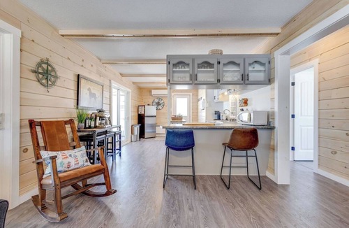 Alberton House | Waterfront with access, 3BR, Dock, Sauna & Hot Tub