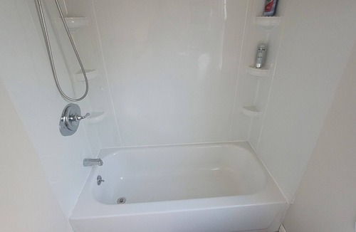 Wyandotte House | Waterfront with boat dock 1-bedroom on Detroit River canal. Good for 4 people