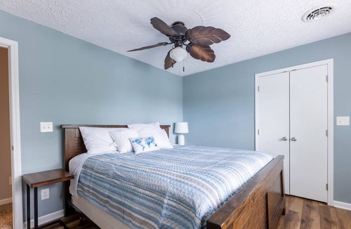 Draper Cabin | Waterfront with Great Views of Claytor! 3BS5
