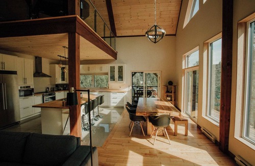 La Conception Ski Chalet | Waterfront with Sauna and Lake Access