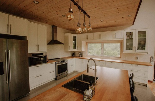 La Conception Ski Chalet | Waterfront with Sauna and Lake Access